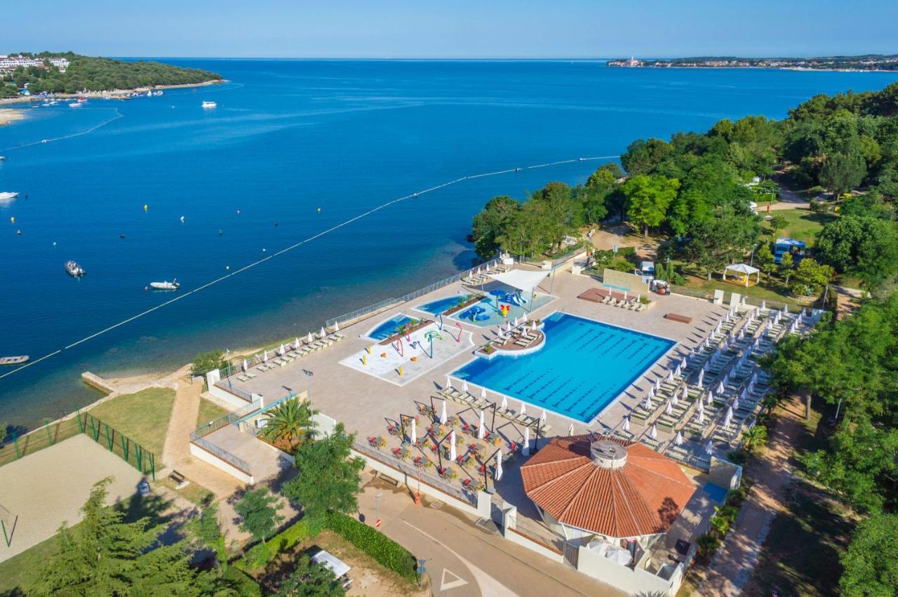 Easyatent Bungalow Tent Lanterna Červar-Porat المظهر الخارجي الصورة
