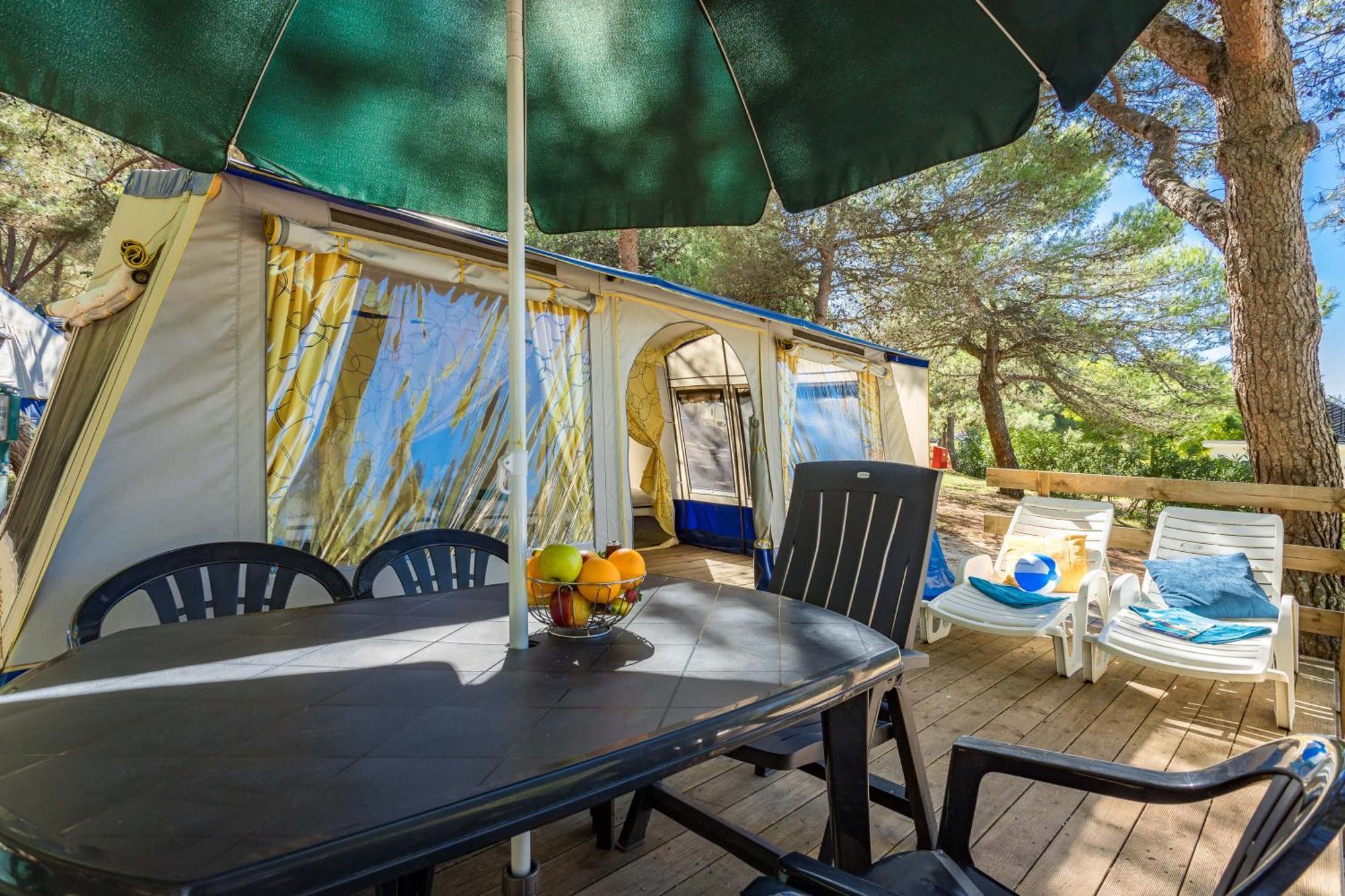 Easyatent Bungalow Tent Lanterna Červar-Porat الغرفة الصورة