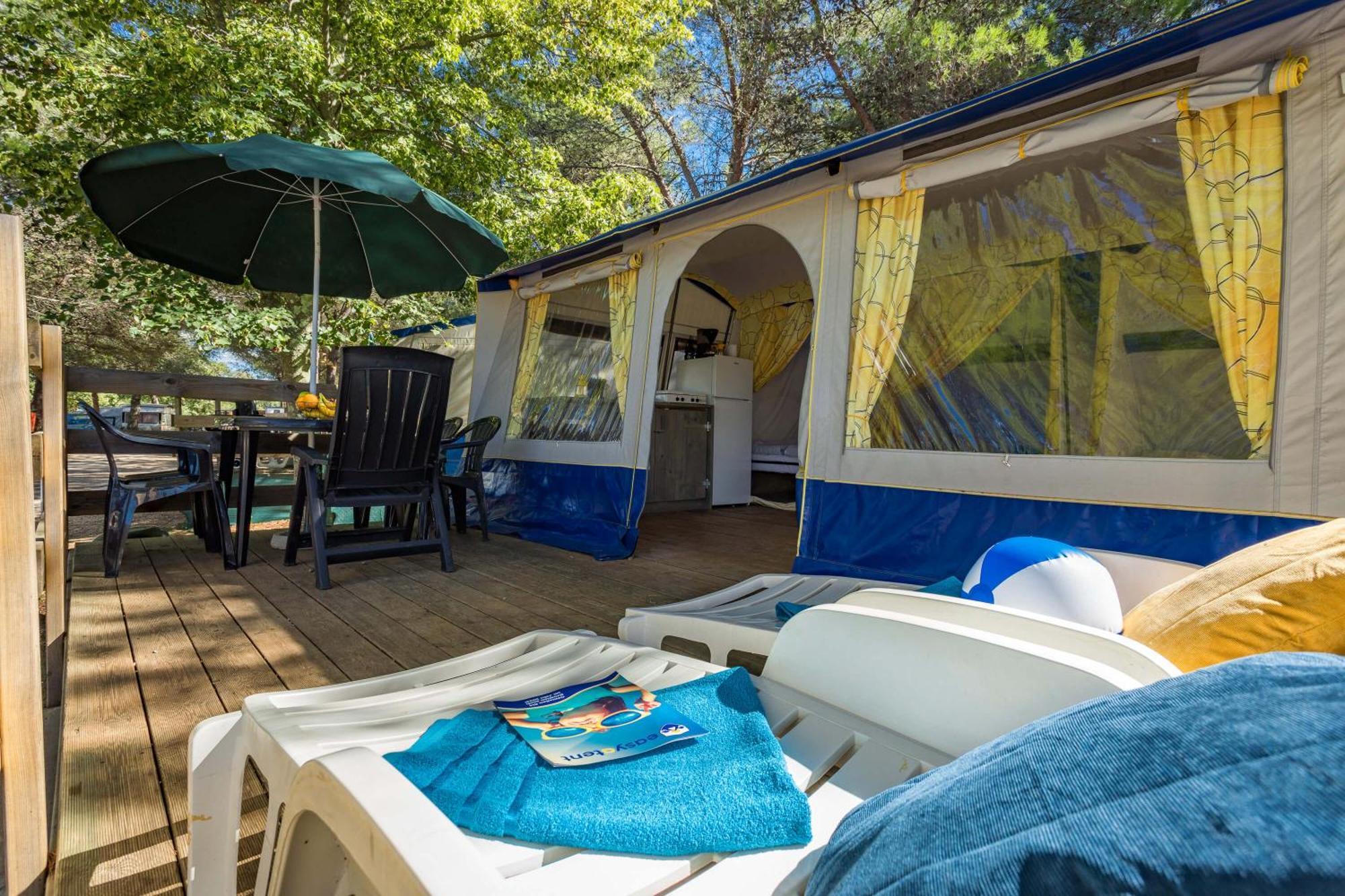 Easyatent Bungalow Tent Lanterna Červar-Porat الغرفة الصورة