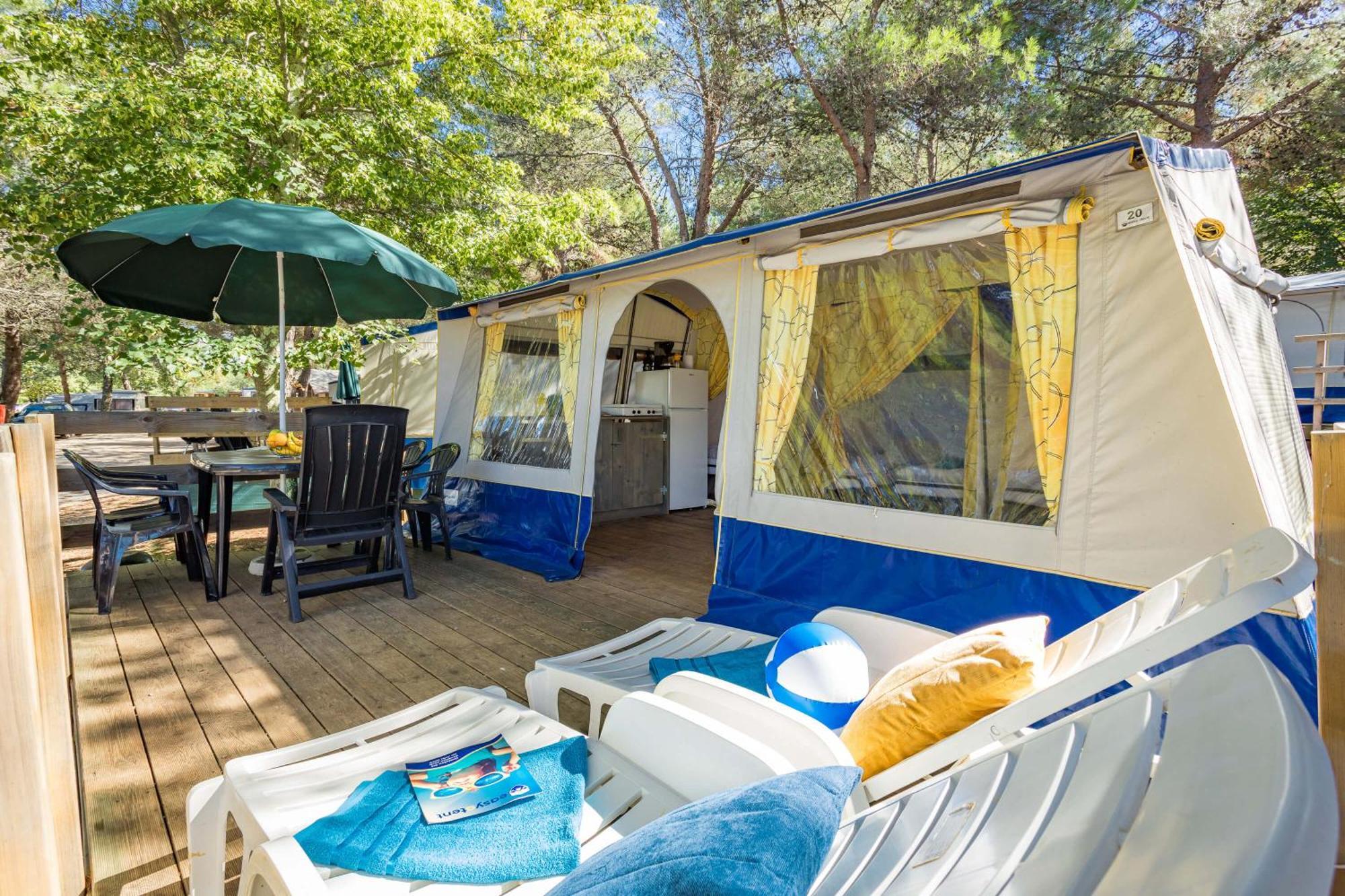 Easyatent Bungalow Tent Lanterna Červar-Porat الغرفة الصورة