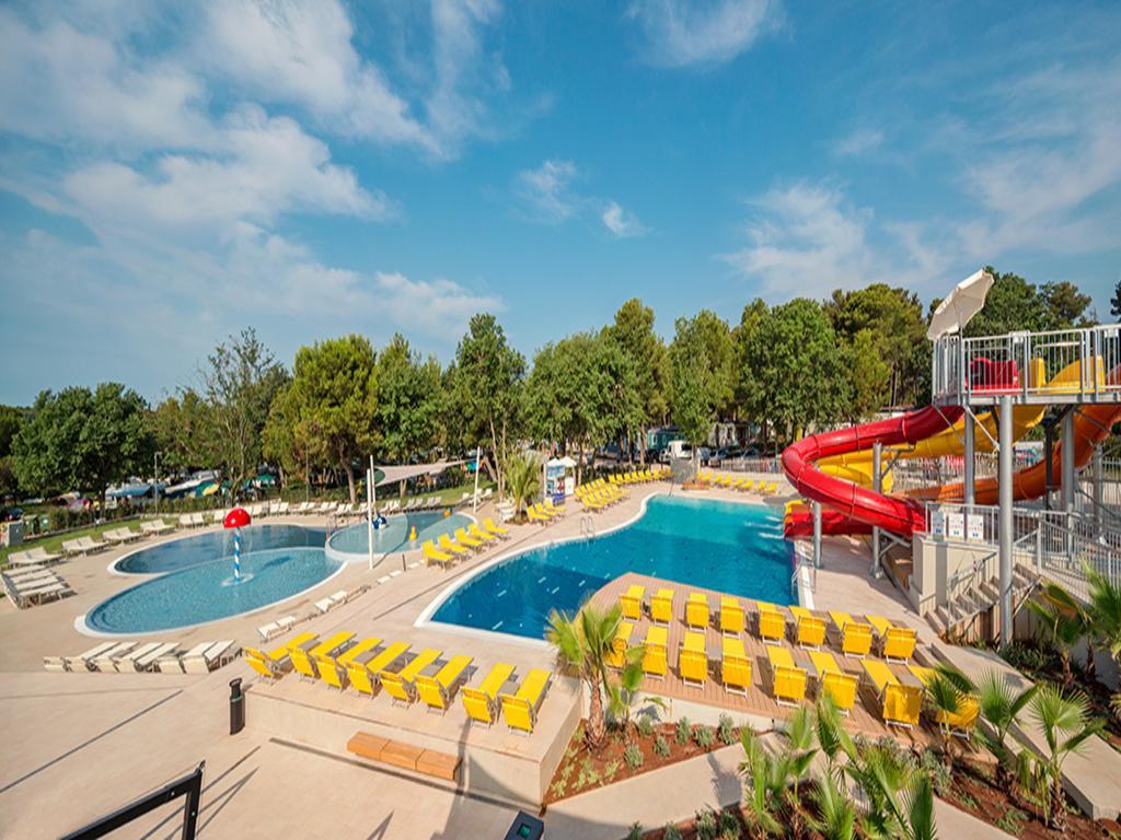 Easyatent Bungalow Tent Lanterna Červar-Porat المظهر الخارجي الصورة