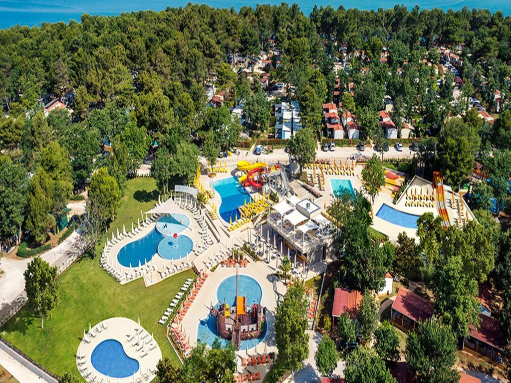 Easyatent Bungalow Tent Lanterna Červar-Porat المظهر الخارجي الصورة