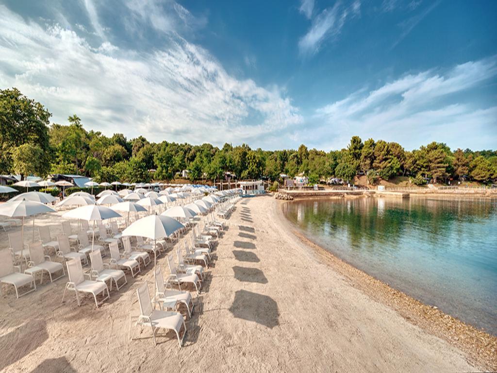 Easyatent Bungalow Tent Lanterna Červar-Porat المظهر الخارجي الصورة